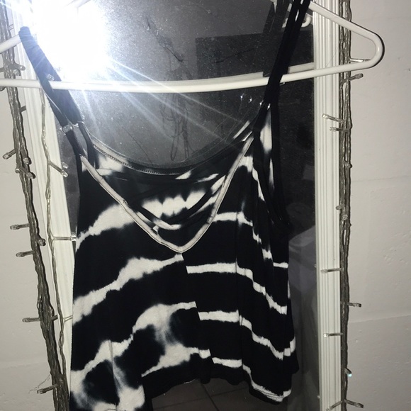 CUTE TOP !! - Picture 2 of 2